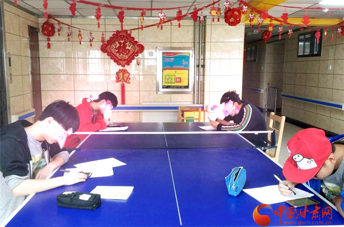 停課不?？?蘭州市兒童福利院組織初三學(xué)生首次線上月考 