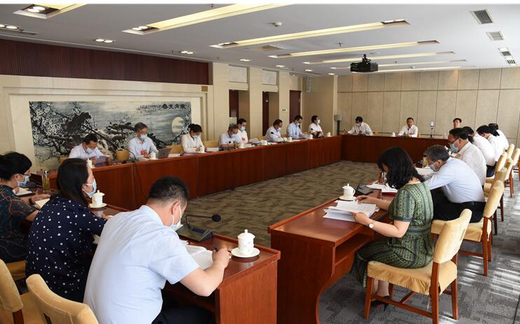 【兩會(huì)快訊】甘肅代表團(tuán)分組審議全國(guó)人大常委會(huì)工作報(bào)告，唐仁健參加第二小組會(huì)議并發(fā)言