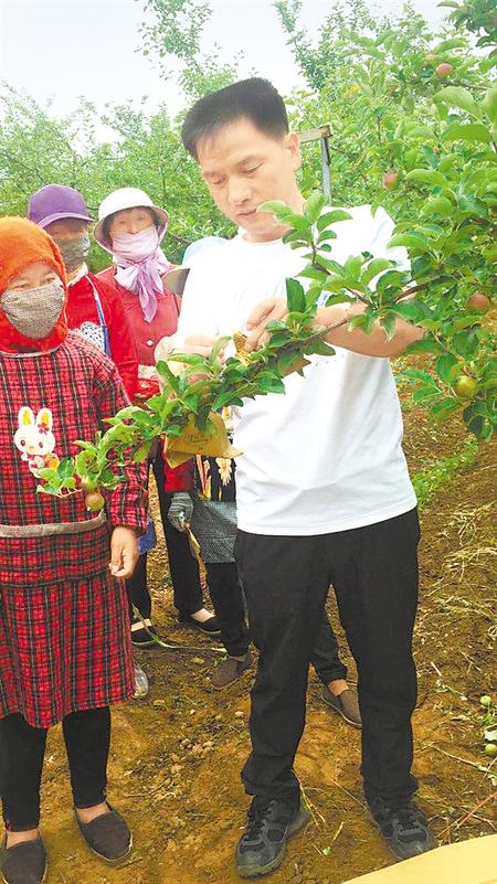 【走向我們的小康生活】白福民，為家鄉(xiāng)人搭起“致富橋”