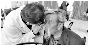 致敬時(shí)代楷?！瓣P(guān)愛八步沙林場大漠治沙人眼健康公益行動(dòng)”啟動(dòng)
