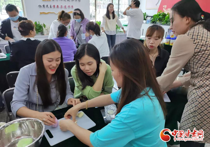 解鎖新技能！蘭州七里河區(qū)秋天的第一份手工月餅來了