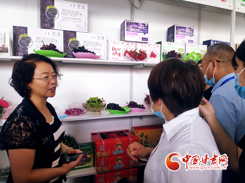 勞動(dòng)者入職時(shí)要交保證金？法院：用人單位全額退還