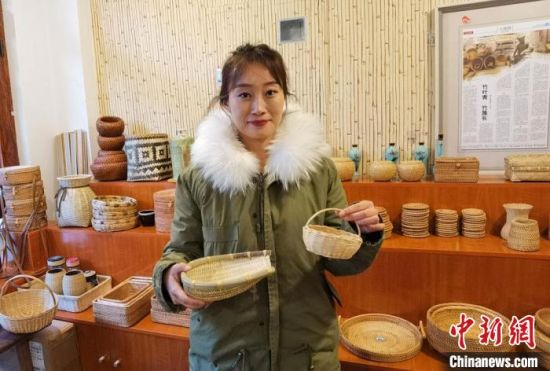 40多種精小玲瓏、純手工制作的新型盛食容器、居家工藝品等，每一件都令人愛不釋手?！●T志軍 攝