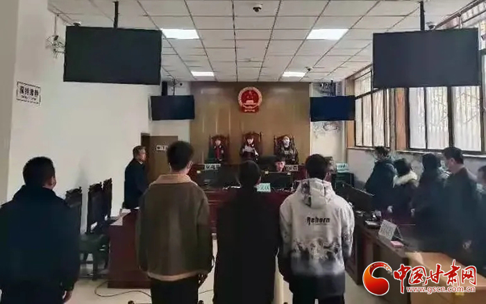 依法帶娃！甘肅省平?jīng)鍪邪l(fā)出首份《家庭教育令》