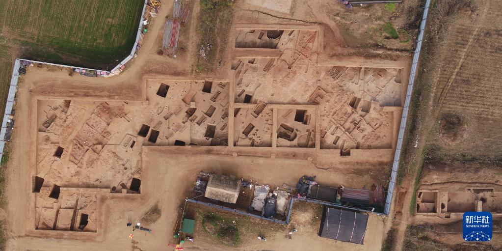 河南南陽市黃山新石器時代遺址山頂臺探方（資料圖）。