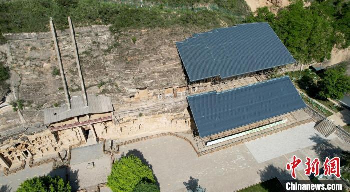 圖為航拍視角下的北石窟寺?！“瑧c龍 攝