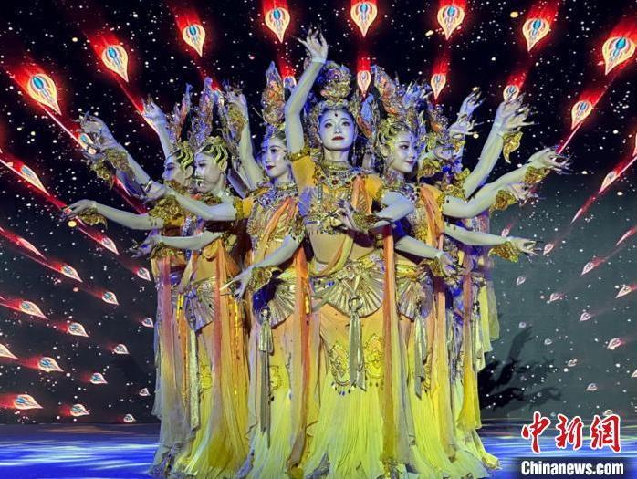 圖為甘肅演藝集團歌舞劇院表演的舞蹈《金光千佛》。(資料圖)戴文昌 攝