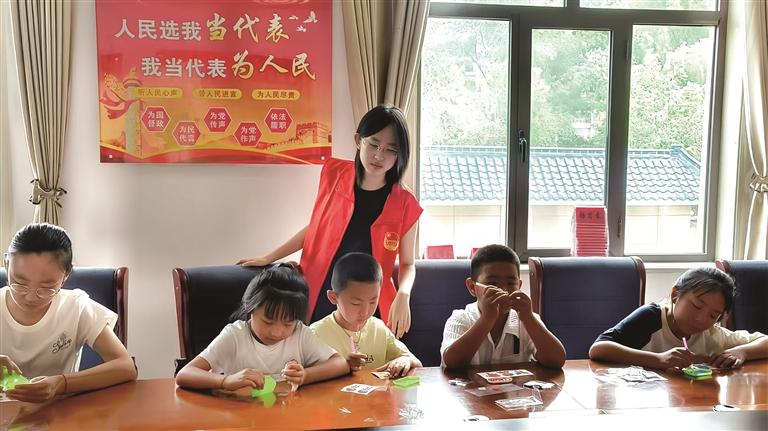 基層淬煉青春志 家鄉(xiāng)書寫赤子情